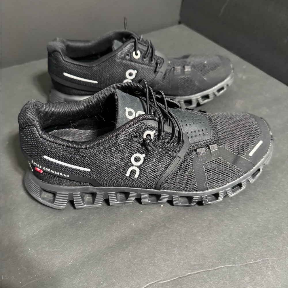 Women’s On Clouds Black - Picture 2 of 4